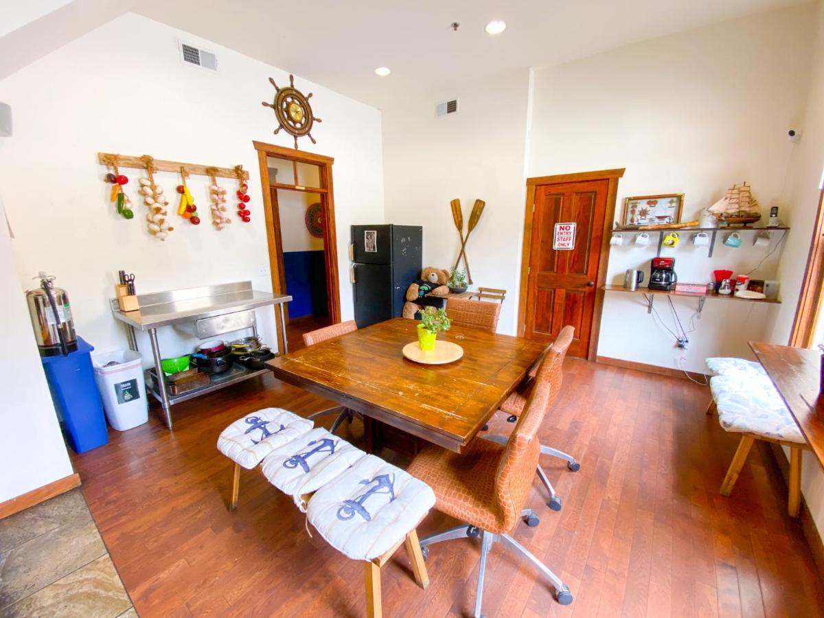 Ith San Diego Adventure Hostel (Adults Only) Εξωτερικό φωτογραφία